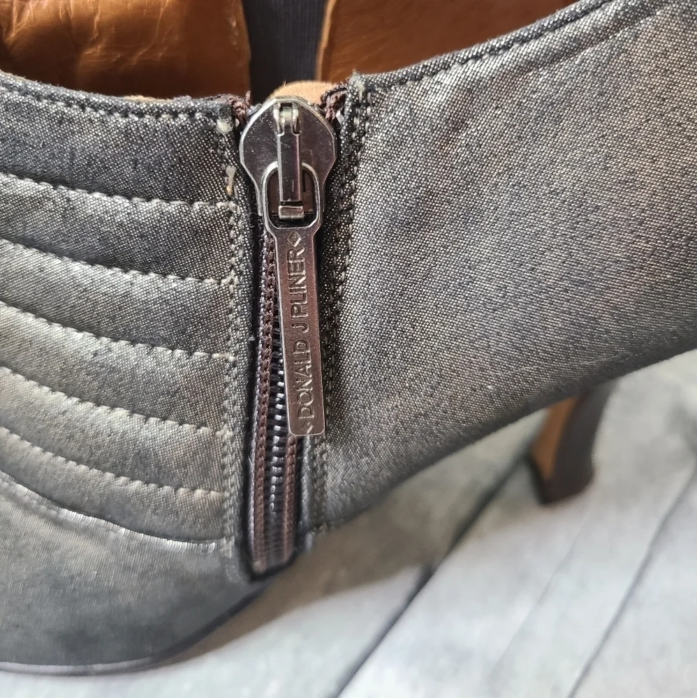 Donald J. Pliner 8N Monica Distressed Ankle Bootie